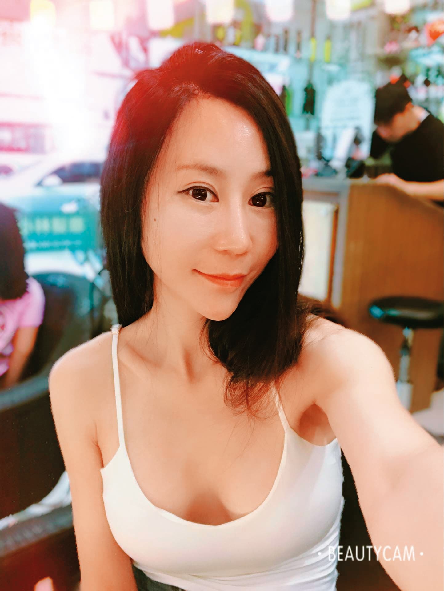 安晨妤離婚後,擺脫「元祖少奶奶」稱號,積極經營電商事業。(翻攝安晨妤nicoan臉書)