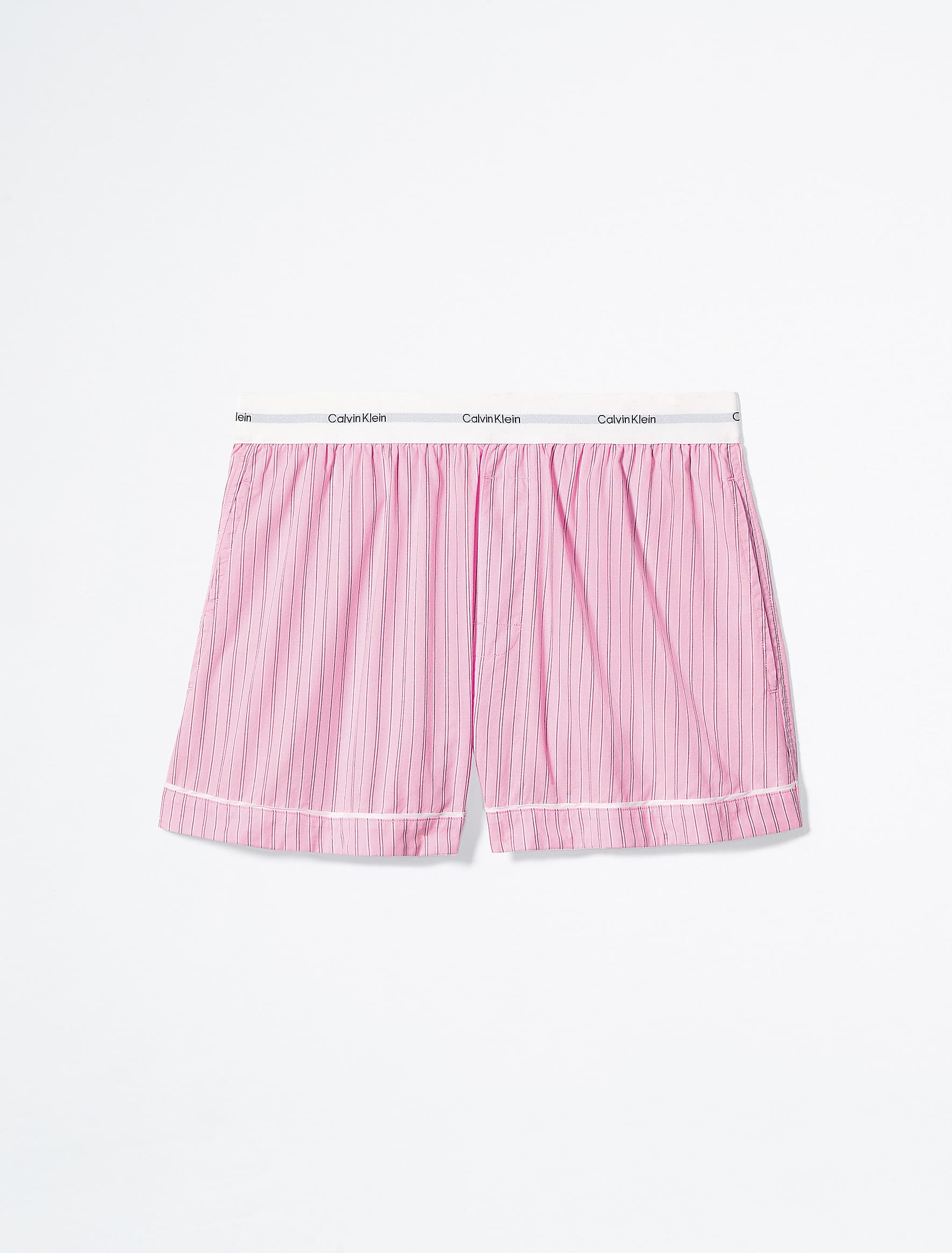 情人節系列條紋居家短褲。價格店洽(Calvin Klein提供)