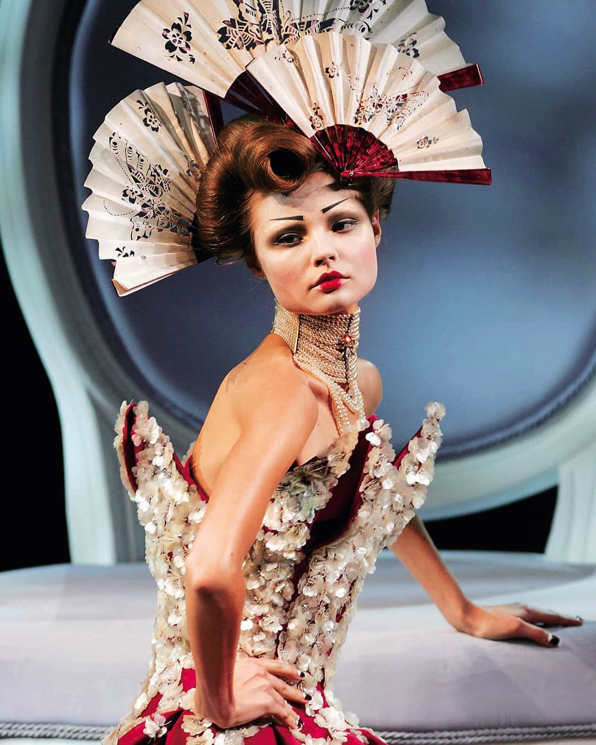 Galliano曾為Dior再創輝煌盛世,2007年的蝴蝶夫人系列載入史冊。(翻攝自Dior in the 2000s IG)