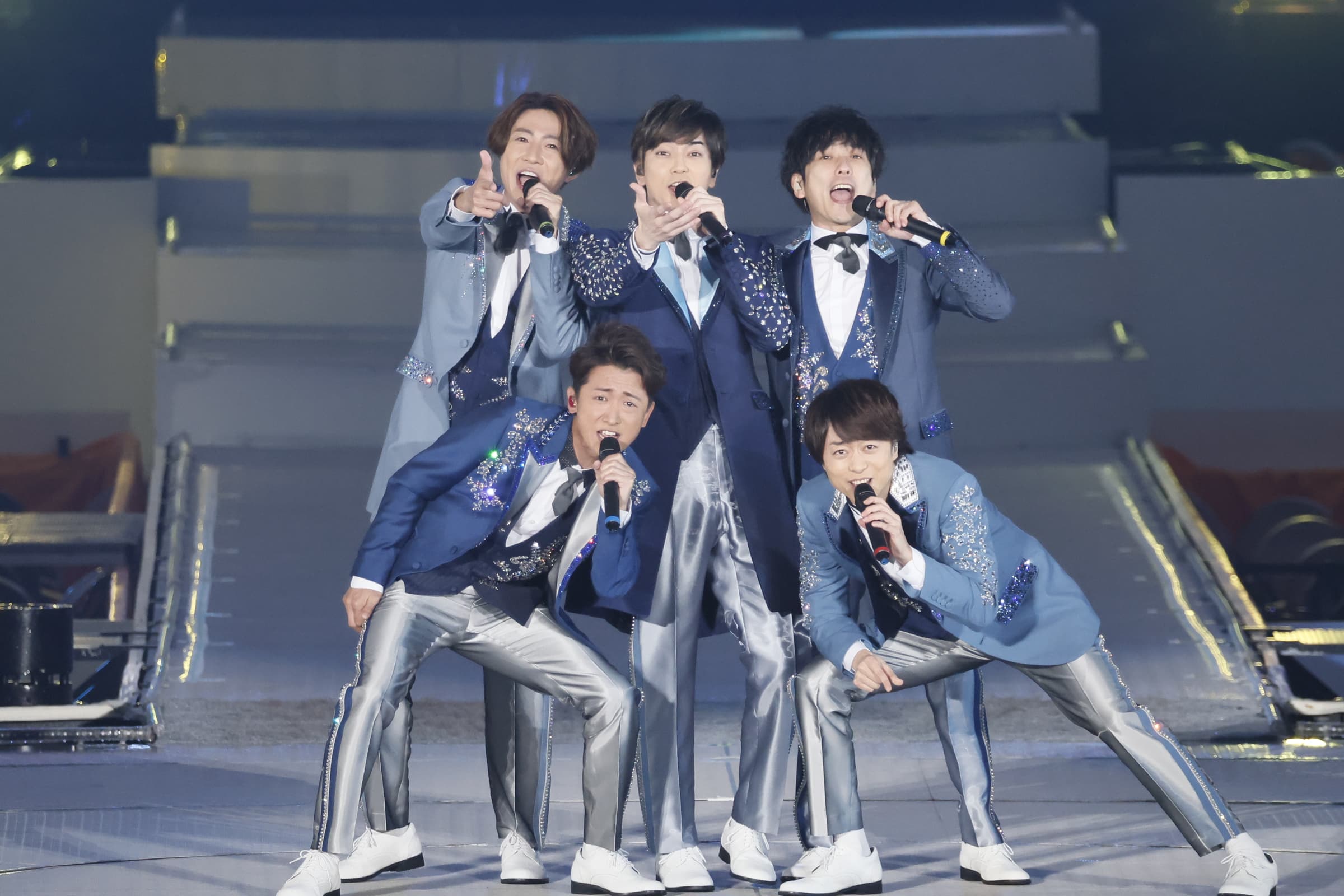 「嵐」是日本的國民天團,2020年底忙完巡演後暫時宣布休息。(翻攝自「嵐」Twitter)