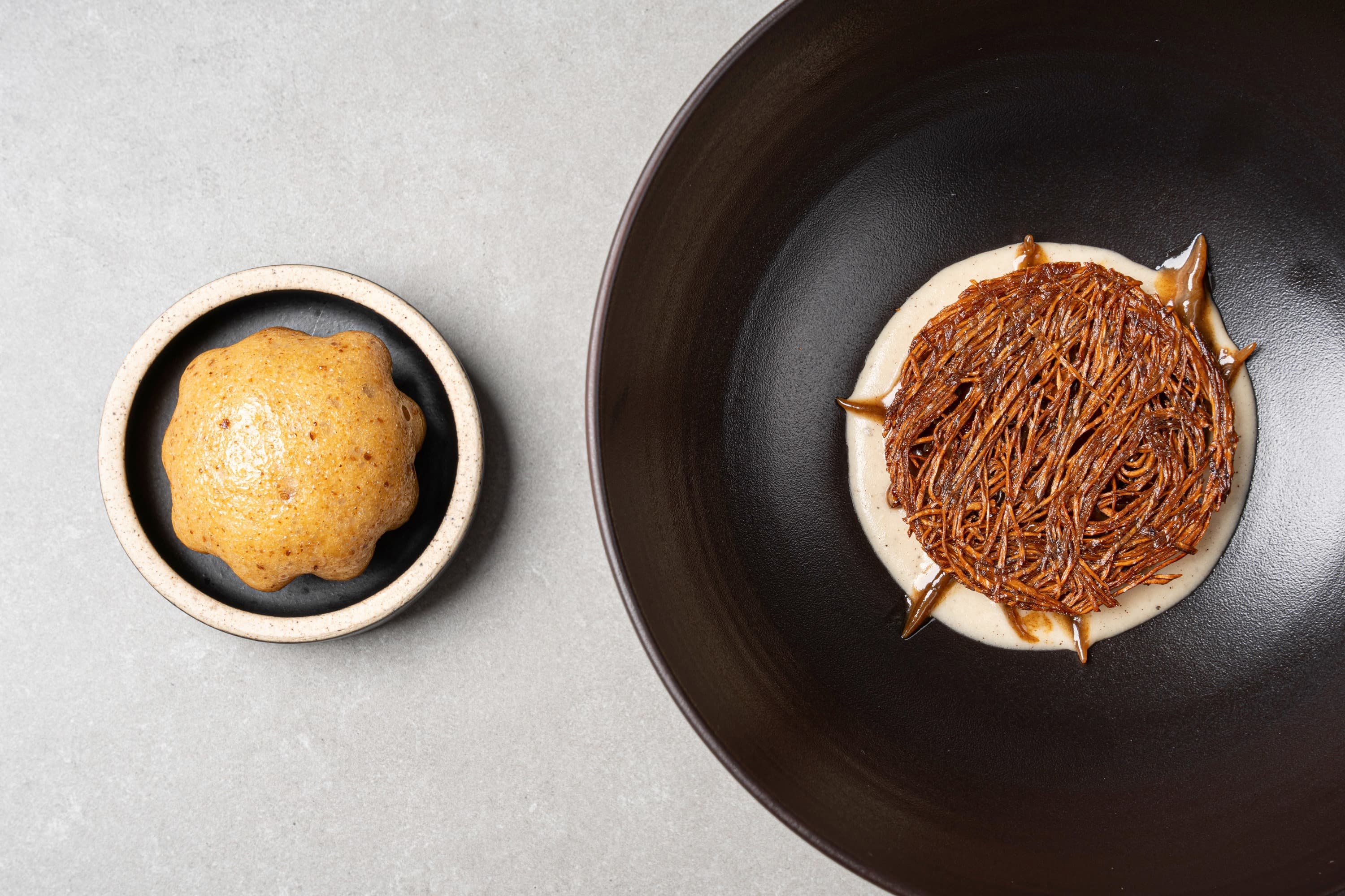 AKIN X SOIGNÉ四手聯彈星級饗宴中的「牛蒡&馬鈴薯Burdock & Potato」。(AKIN君尹提供)