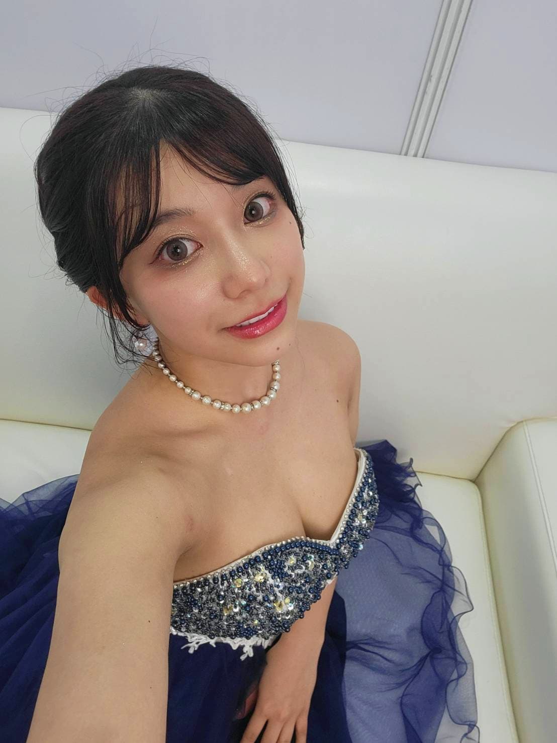 日本AV女優川越仁子送《鏡週刊》讀者的自拍,希望大家多多支持。