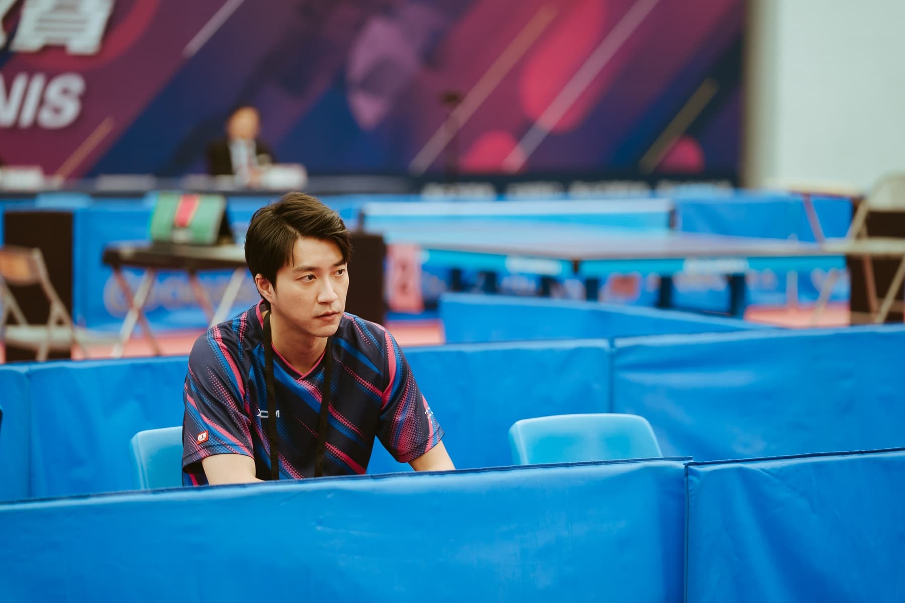 江宏傑除了演出電影《乒乓男孩》,也提供劇組許多協助。(華納提供)