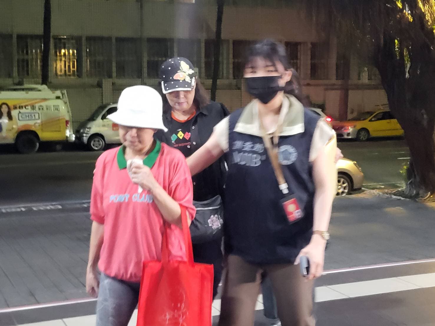 調查局移送相關國民黨工與志工至北檢複訊,相關人等態度低調,對案情並未表示意見。